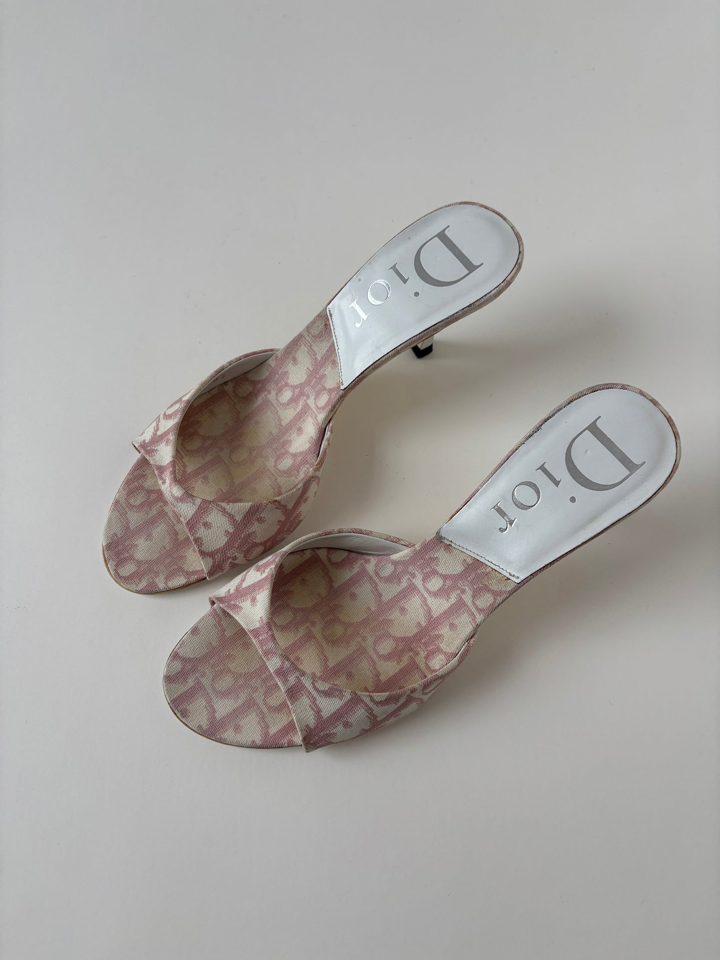 Christian Dior S/S 2003 by John Galliano white trotter kitten heels (EU 36 / US 5.5)