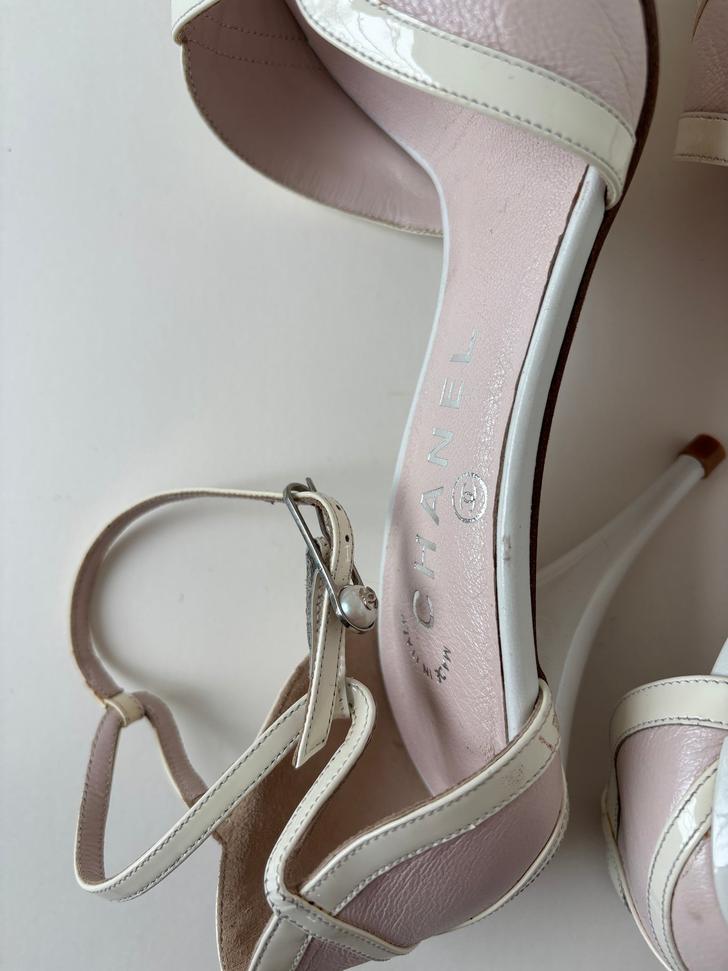 Chanel 2000s by Karl Lagerfeld pearly pink heels UNWORN (EU 38 / US 7.5)