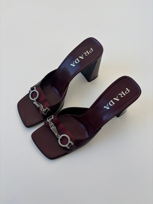 Prada 1990s burgundy block sandal chain heels (EU 38,5 / US 8)