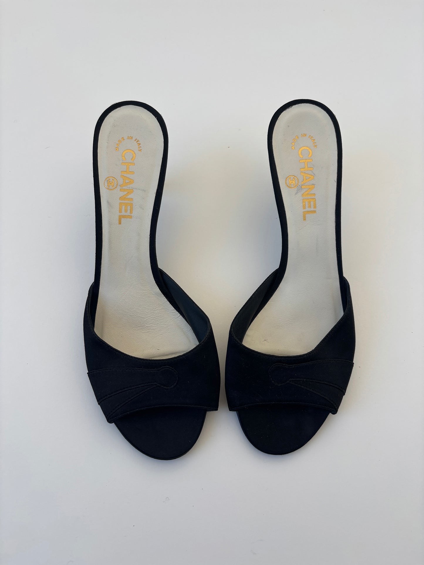 Chanel 1990s by Karl Lagerfeld black satin kitten heels UNWORN (EU 40 / US 9.5)