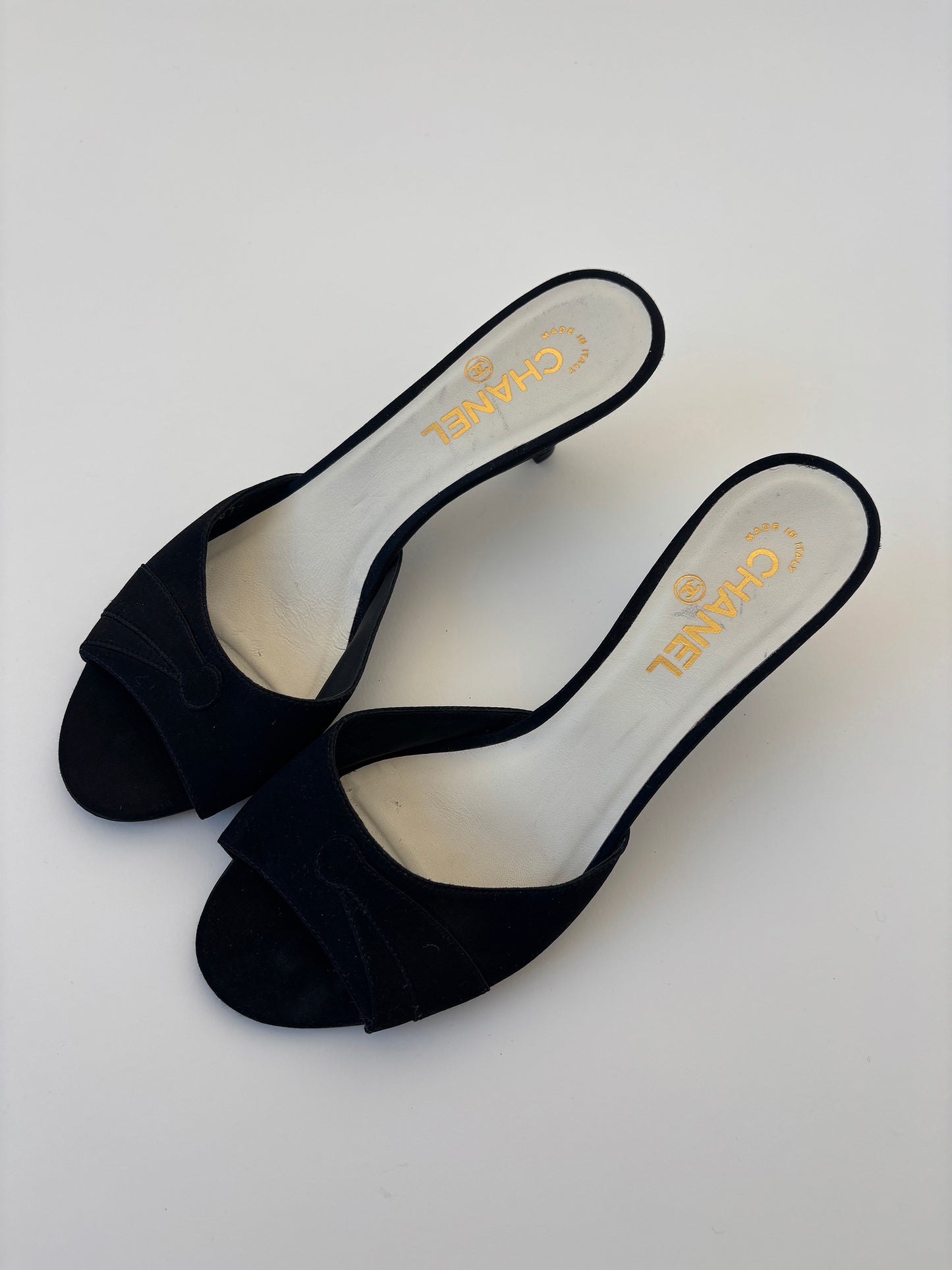 Chanel 1990s by Karl Lagerfeld black satin kitten heels UNWORN (EU 40 / US 9.5)