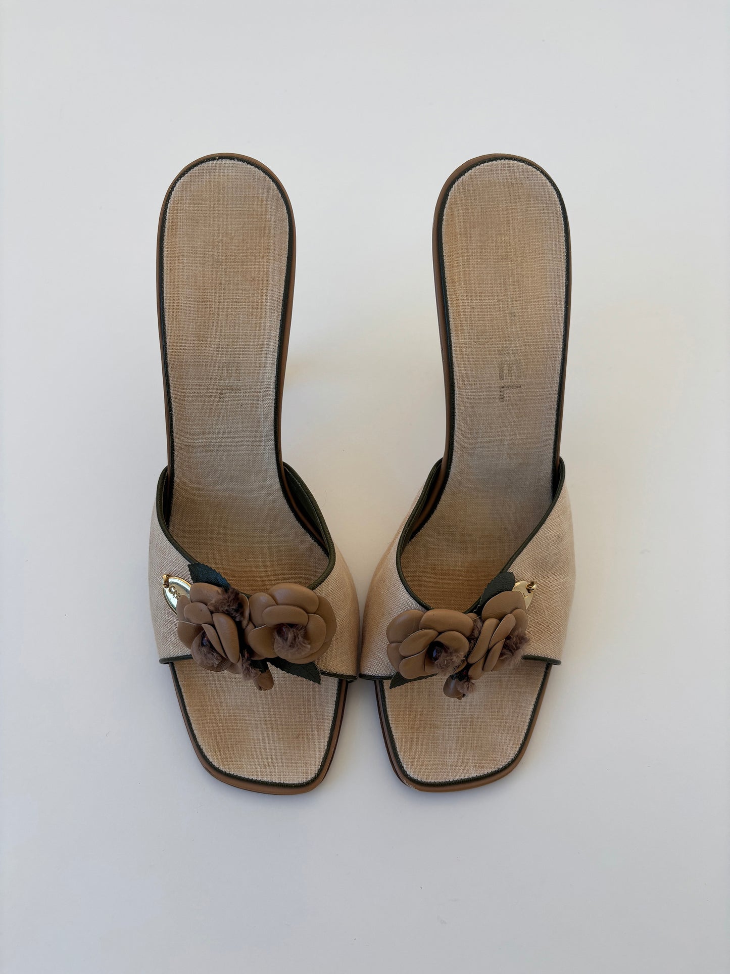 Chanel 1990s by Karl Lagerfeld beige floral roses sandal heels UNWORN (EU 41 / US 10.5)