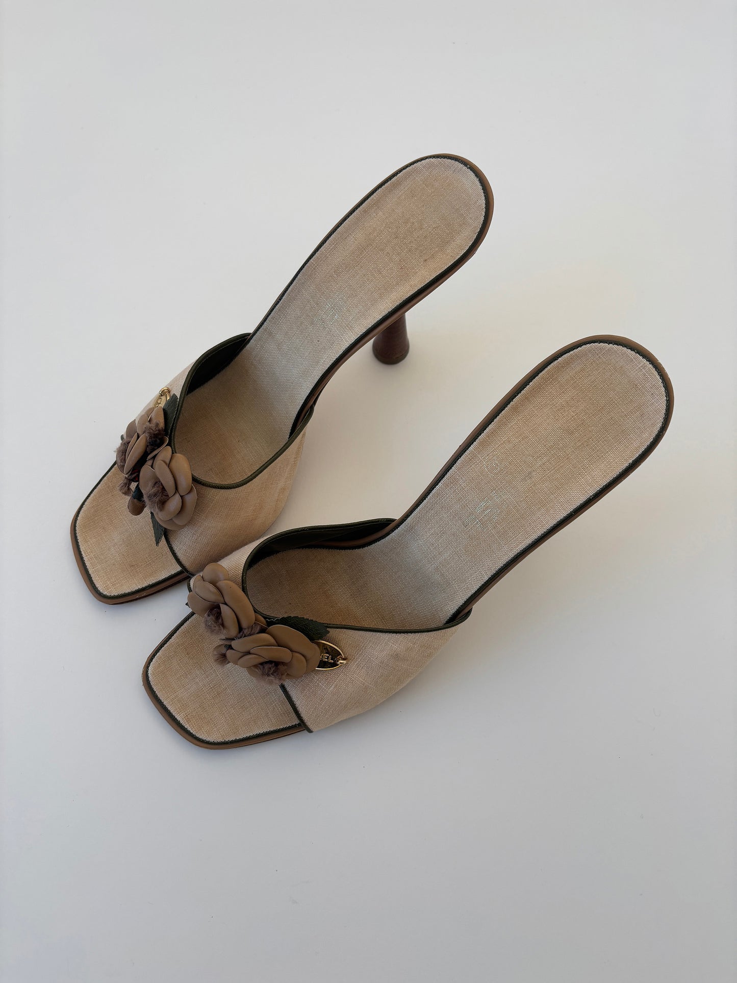 Chanel 1990s by Karl Lagerfeld beige floral roses sandal heels UNWORN (EU 41 / US 10.5)