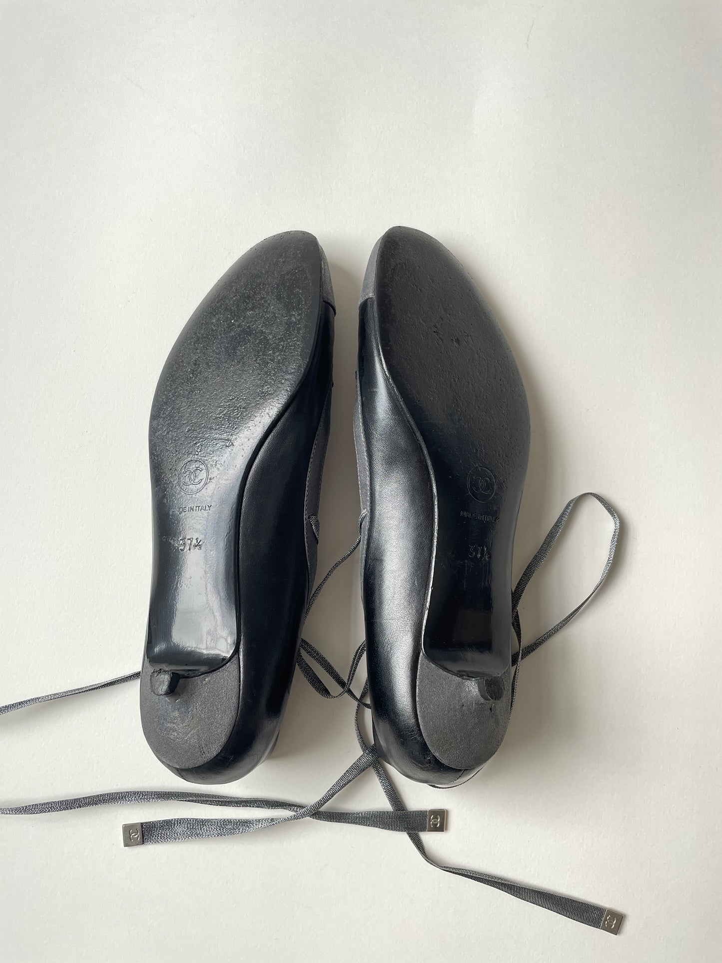 Chanel black glittery tie ballet flats with tiny kitten heel  (EU 37,5 / US 7)