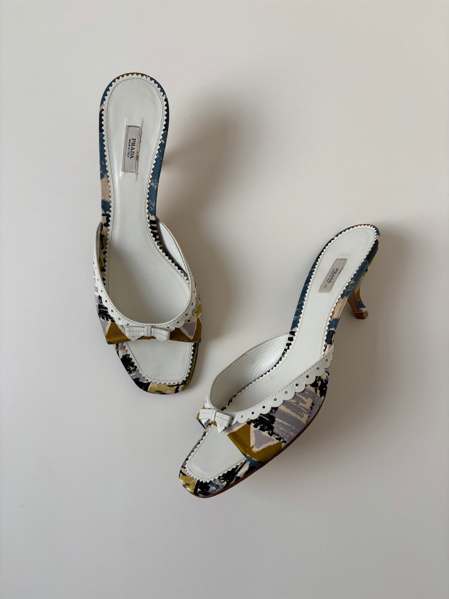 Prada 2000s silk dainty bow kitten heels  (EU 40,5/ US 10)