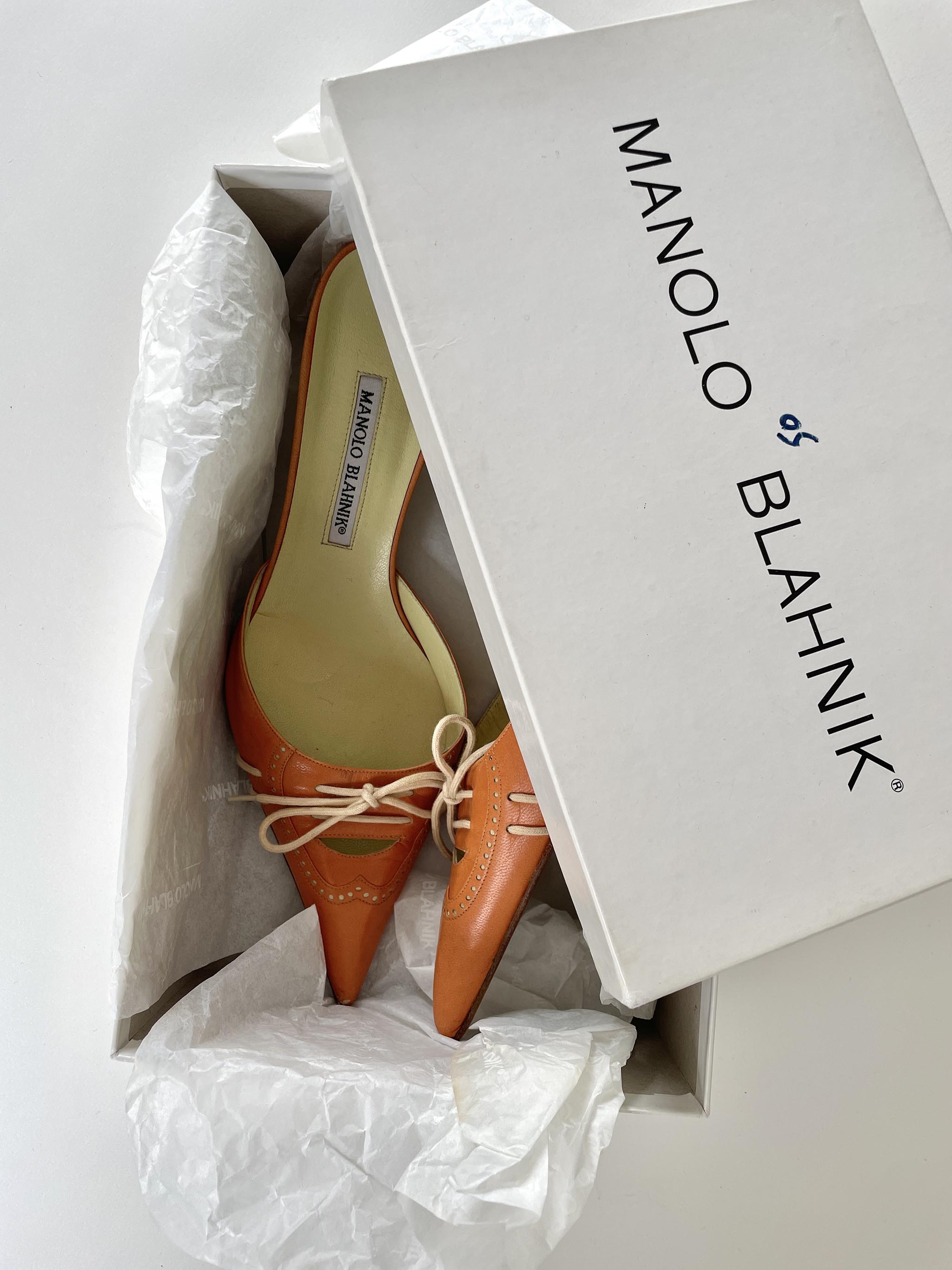 Manolo Blahnik orange lace kitten heel mules Carrie Bradshaw EU 40 5 US 9.5