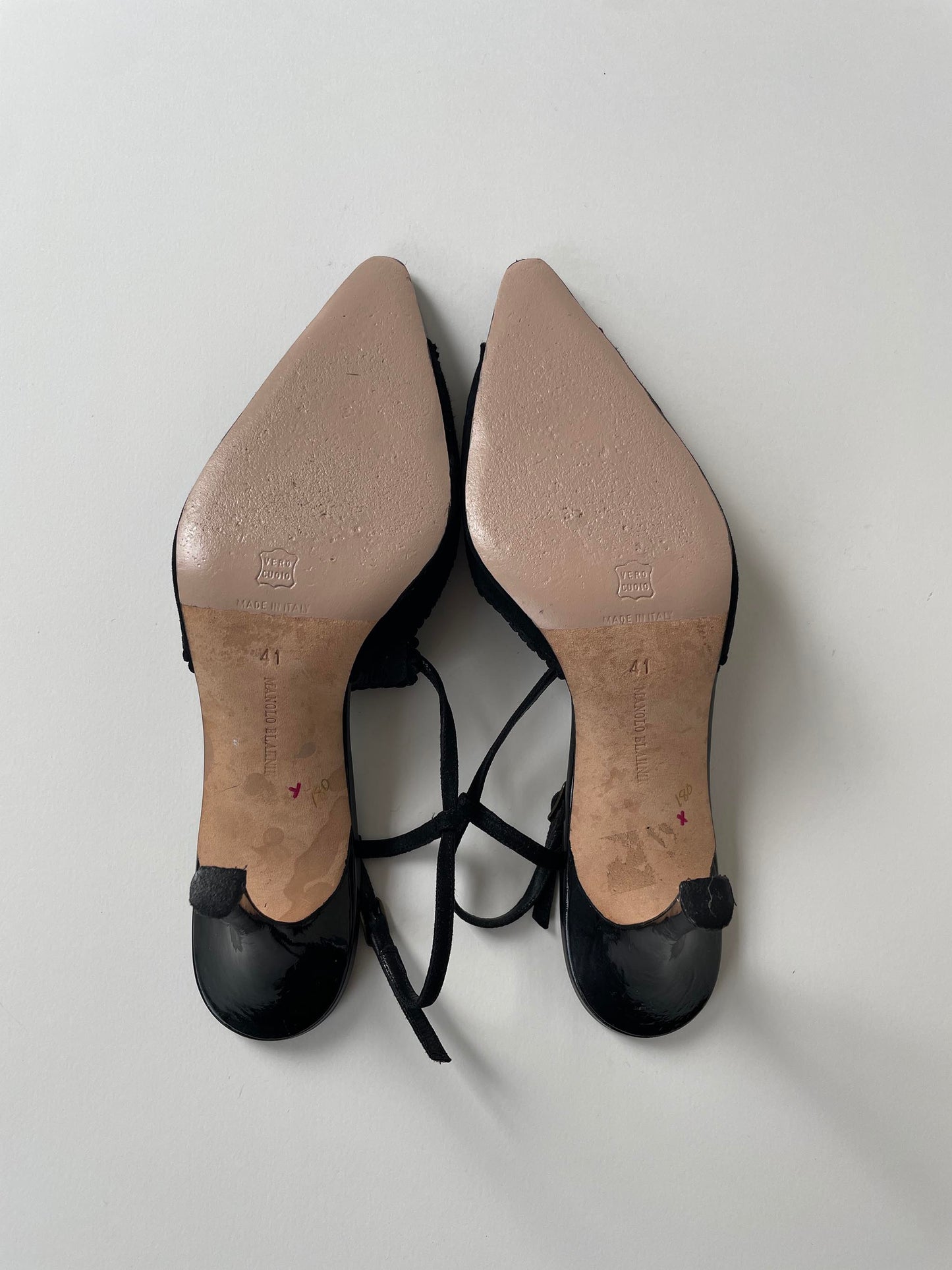 Manolo Blahnik black eyelet pumps (EU 41 / US 10)