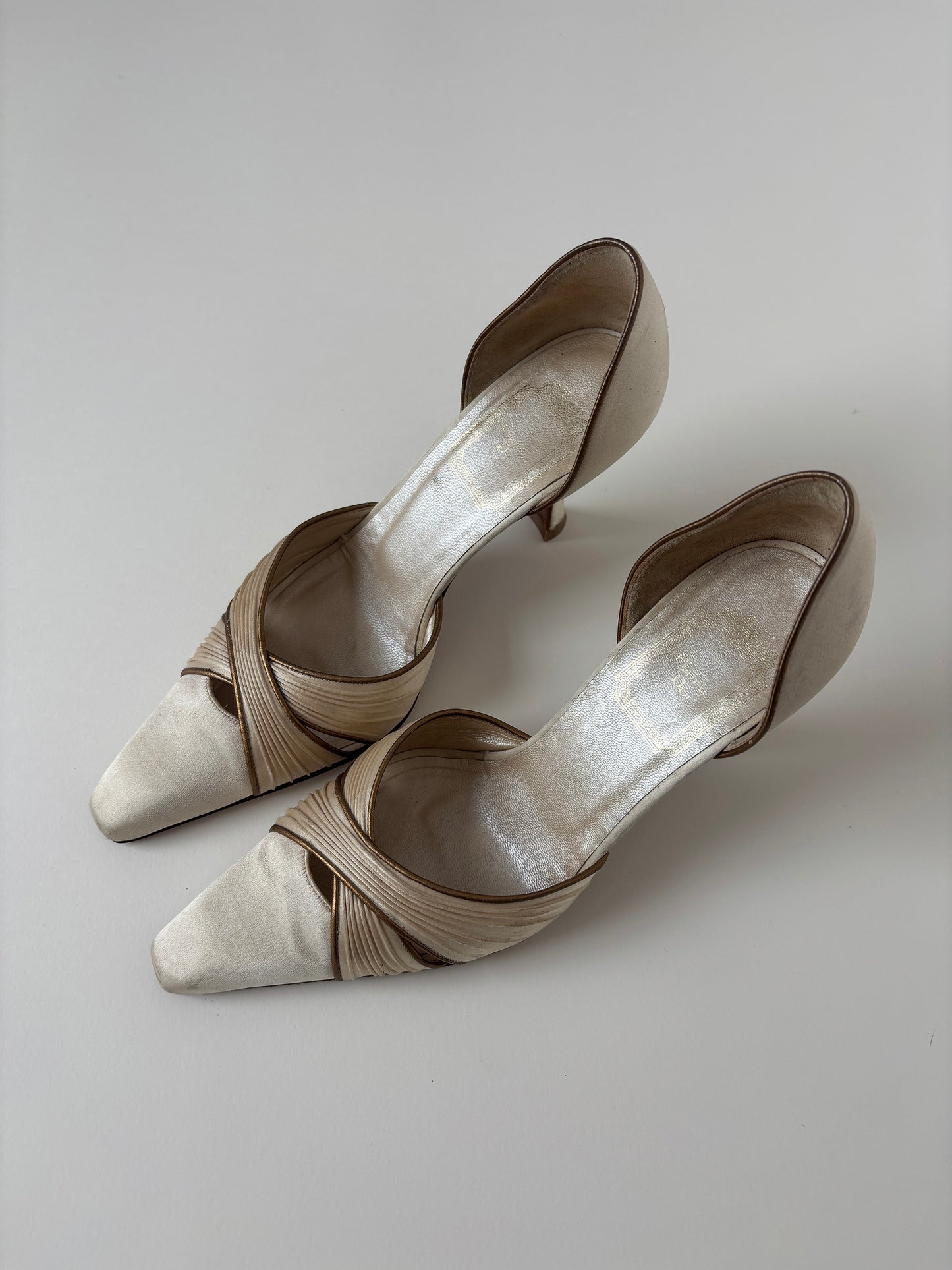 Christian Dior by John Galliano 1990s ivory satin bridal pumps (EU 37,5 / US 7 )