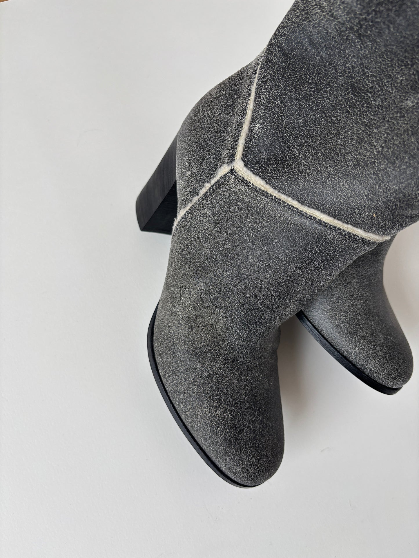 Chanel 2000s by Karl Lagerfeld grey shearling boots UNWORN (EU 40 / US 9.5)