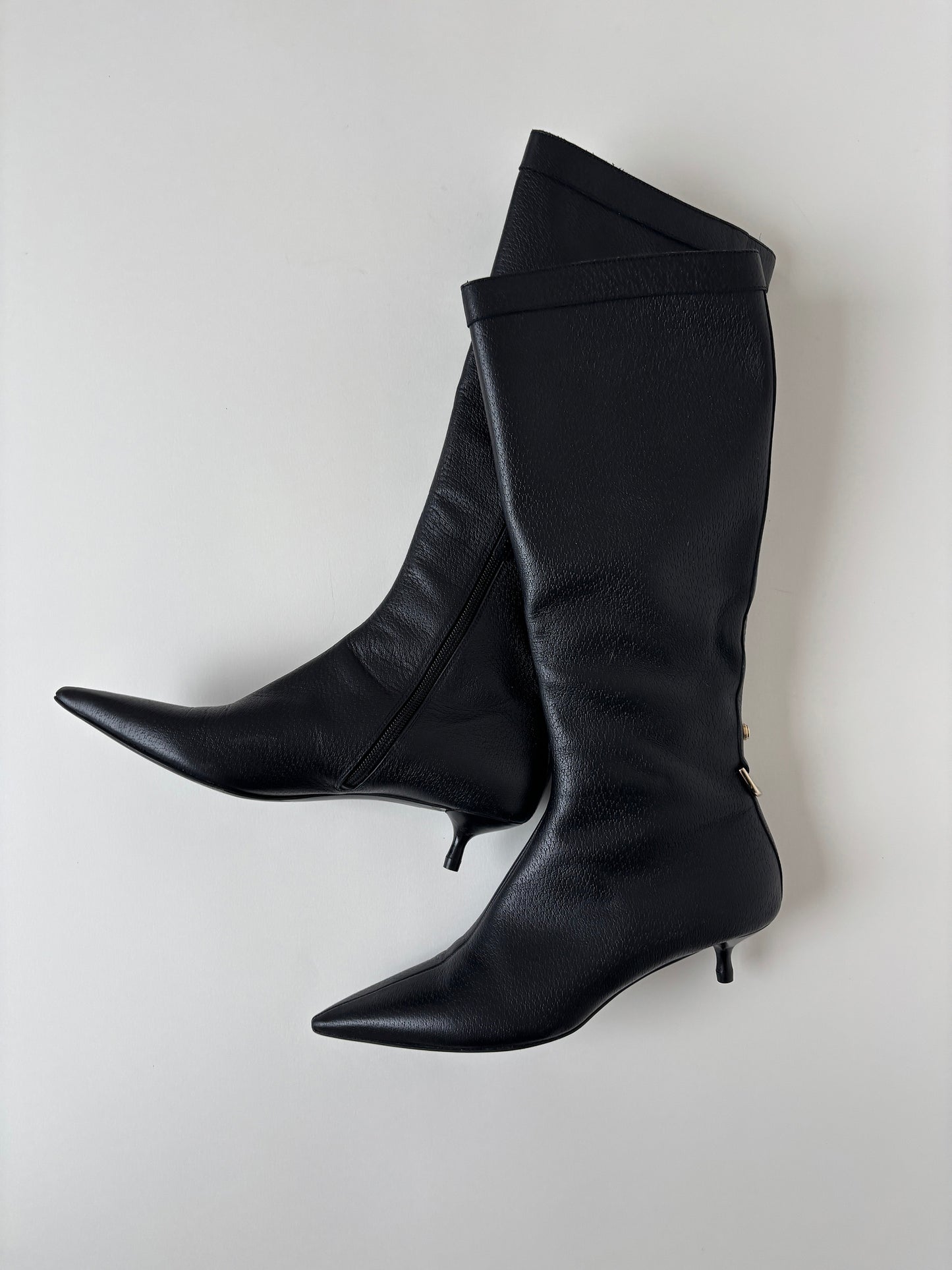 Gucci by Tom Ford 2000s black D-ring pointed kitten heel boots (EU 38 / US 7.5)