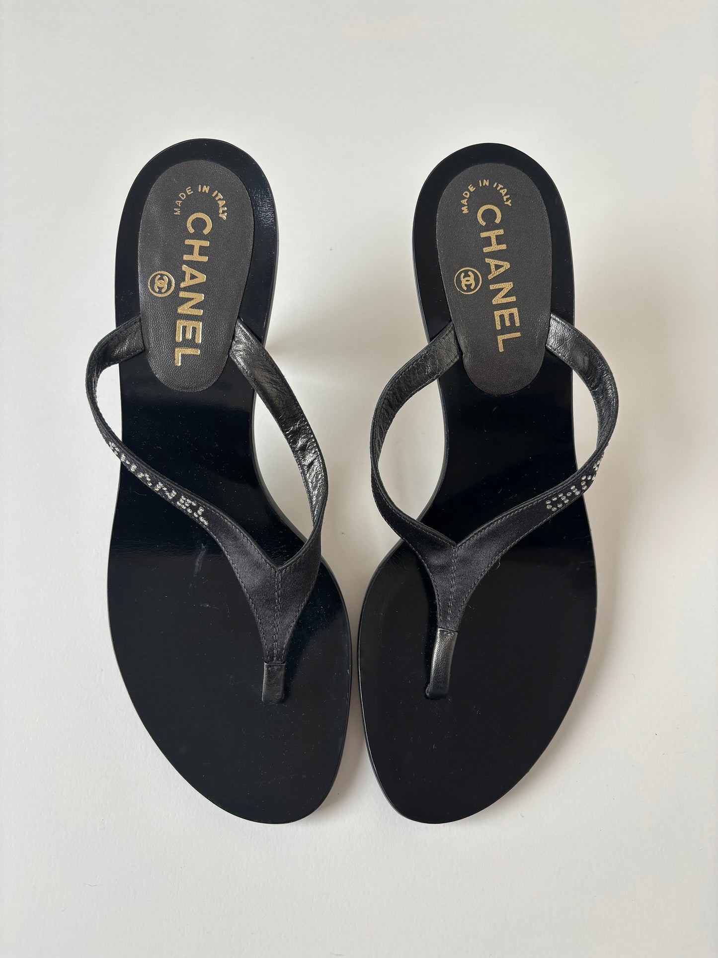Chanel 2000s by Karl Lagerfeld black rhinestone thong kitten heels UNWORN (EU 39,5 / US 9)