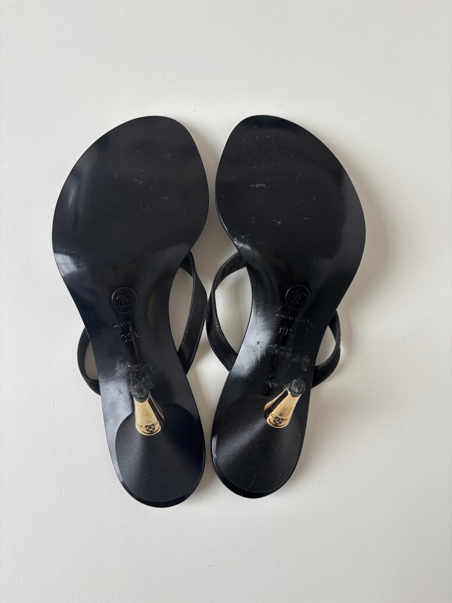 Chanel 2000s by Karl Lagerfeld black rhinestone thong kitten heels UNWORN (EU 39,5 / US 9)