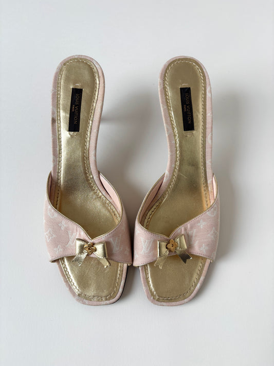 Louis Vuitton 2000s pink monogram bow heels  (EU 38,5 / US 8)