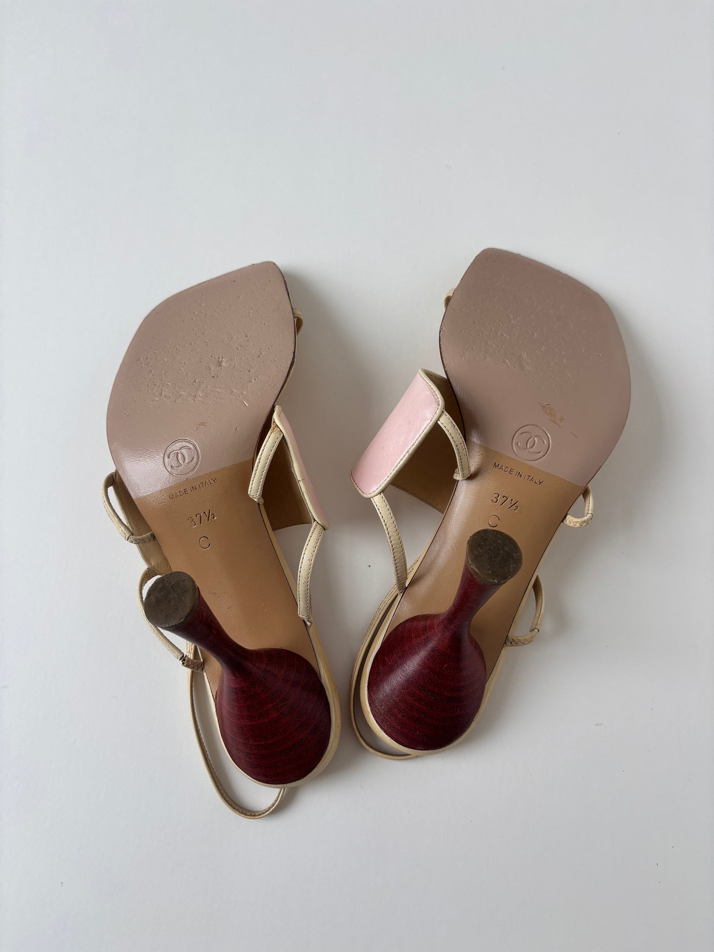 Chanel iconic 1990s by Karl Lagerfeld CC light pink flip flop heels (EU 37.5/ US 7)