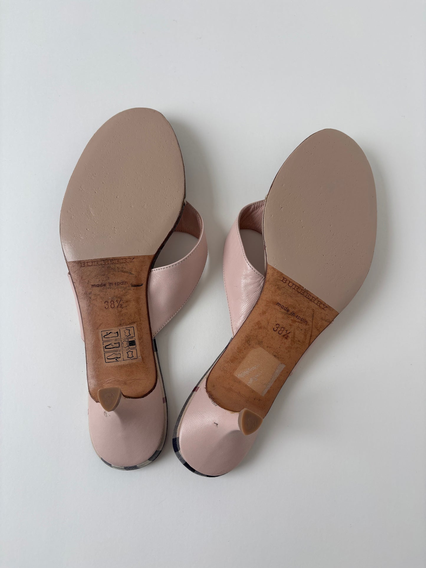 Burberry 2000s pink tartan thong kitten heels (EU 38,5 / US 8)