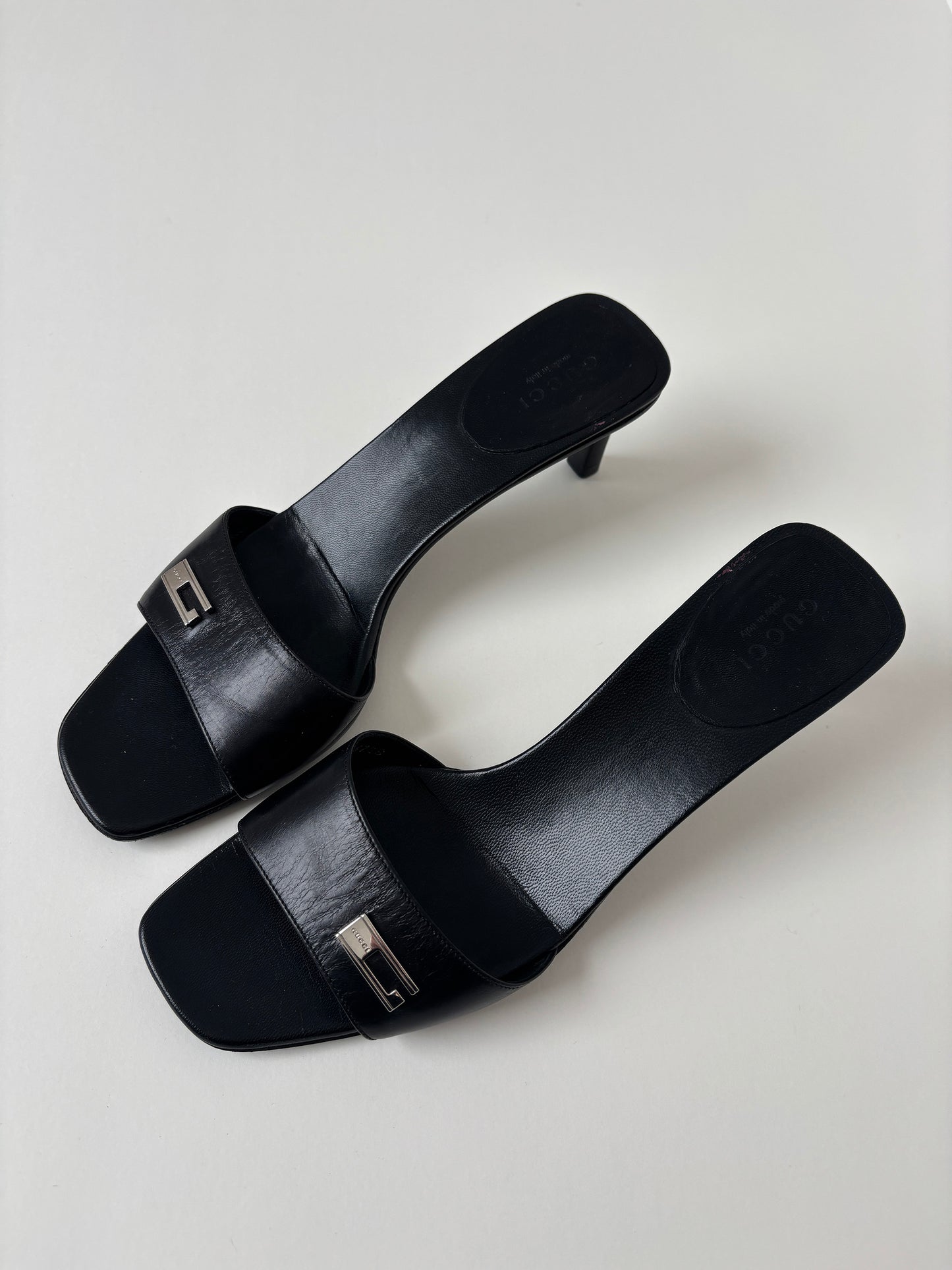 Gucci by Tom Ford 1990s minimalistic black G kitten heels (EU 37,5 / US 7)