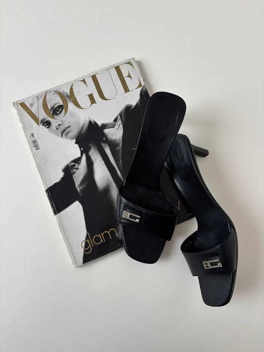 Gucci by Tom Ford 1990s minimalistic black G kitten heels (EU 37,5 / US 7)