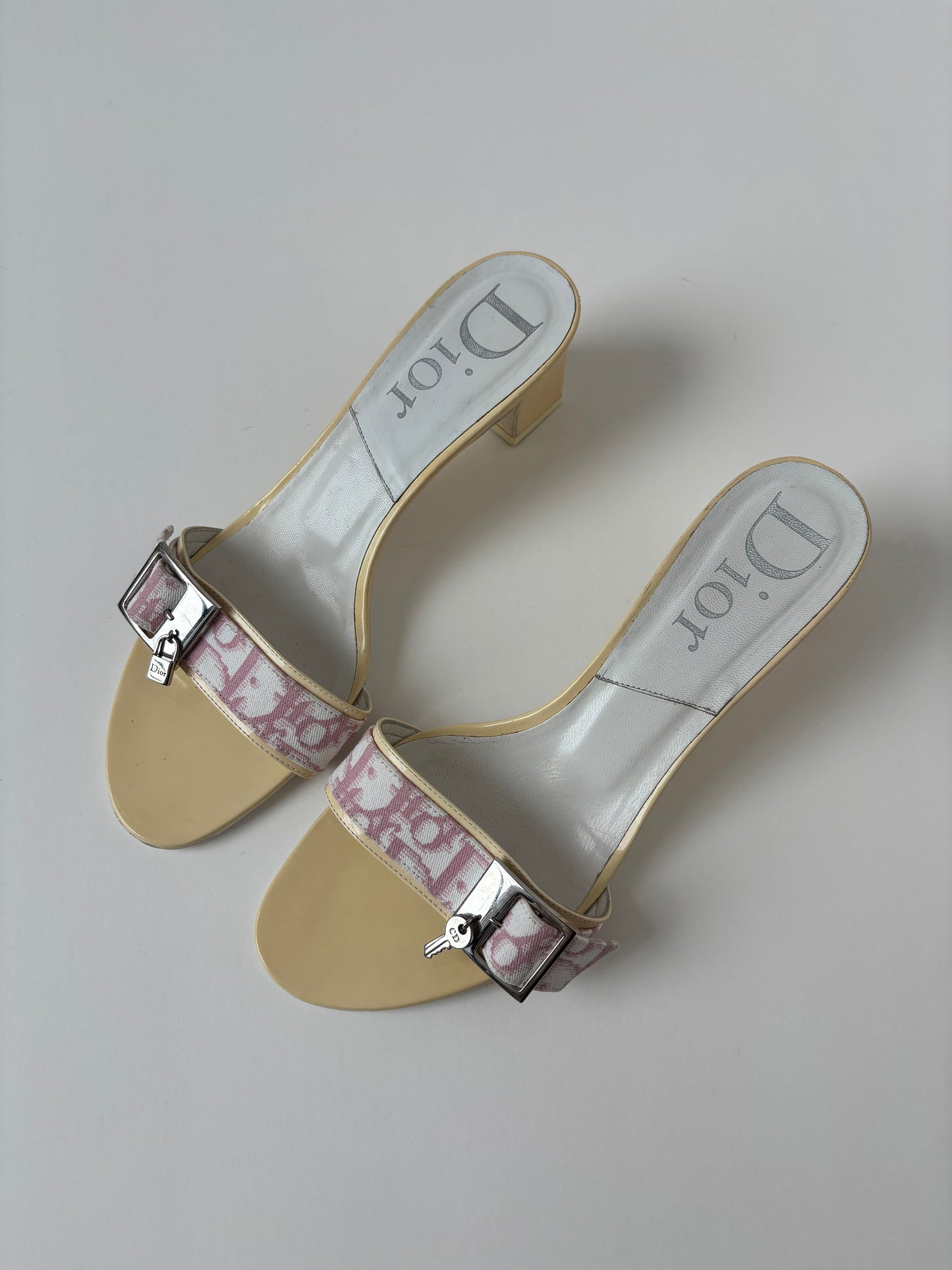 Christian Dior 2000s by John Galliano pink monogram key lock heels (EU 37,5 / US 7)