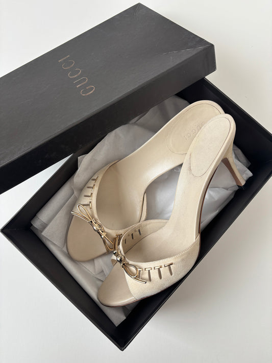 Gucci by Tom Ford off-white mini bamboo and bow heel sandals (EU 40,5 / US 10)