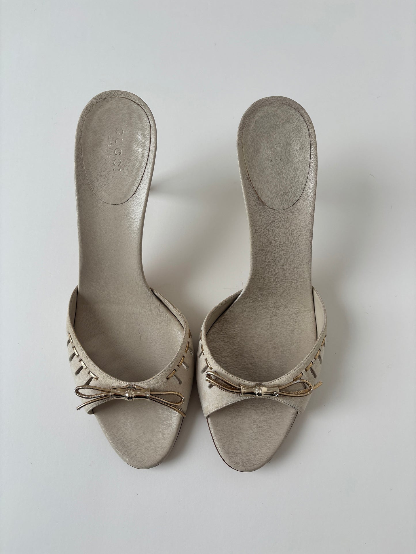 Gucci by Tom Ford off-white mini bamboo and bow heel sandals (EU 40,5 / US 10)