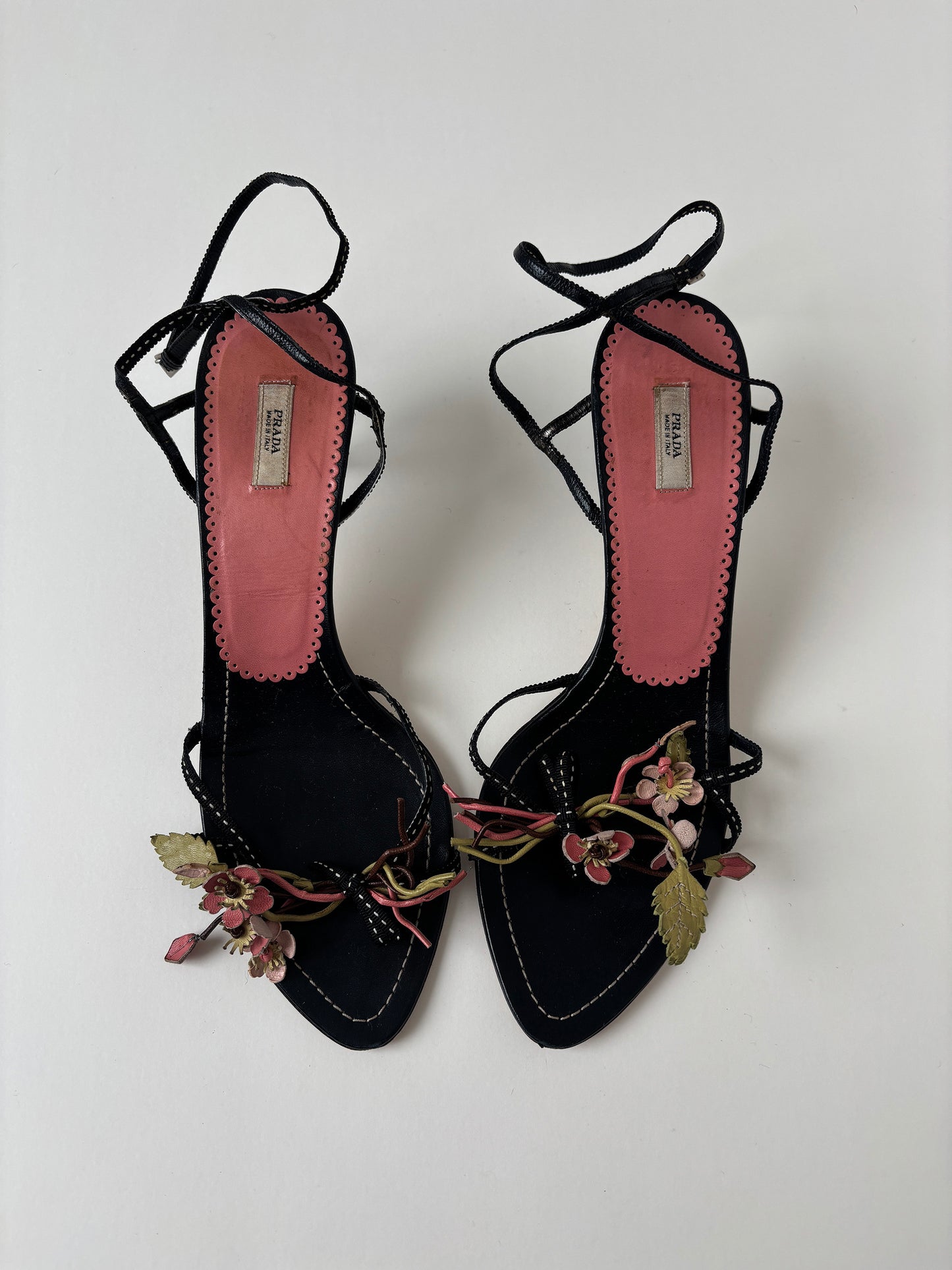 Prada 2000s flower application bow kitten heels (EU 40 / US 9.5)