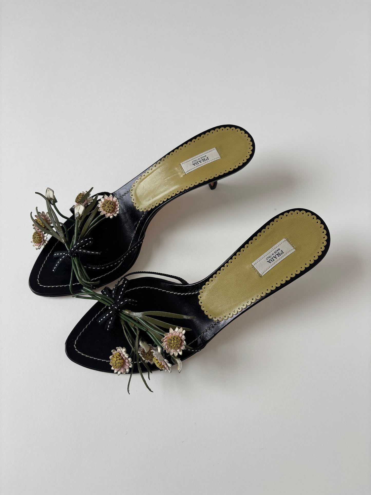 Prada 2000s green daisy flower application kitten heels (EU 37 / US 6.5)