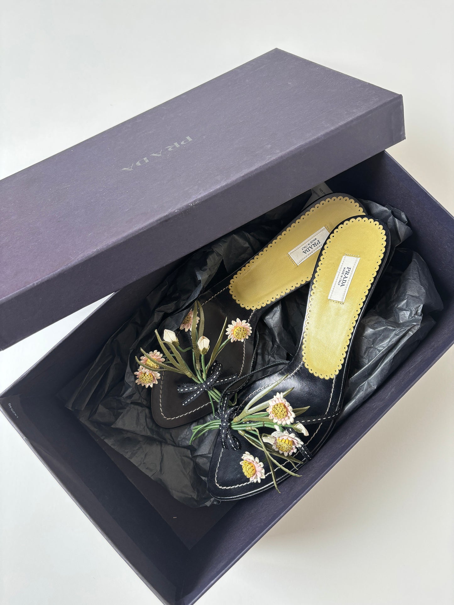 Prada 2000s green daisy flower application kitten heels (EU 37 / US 6.5)