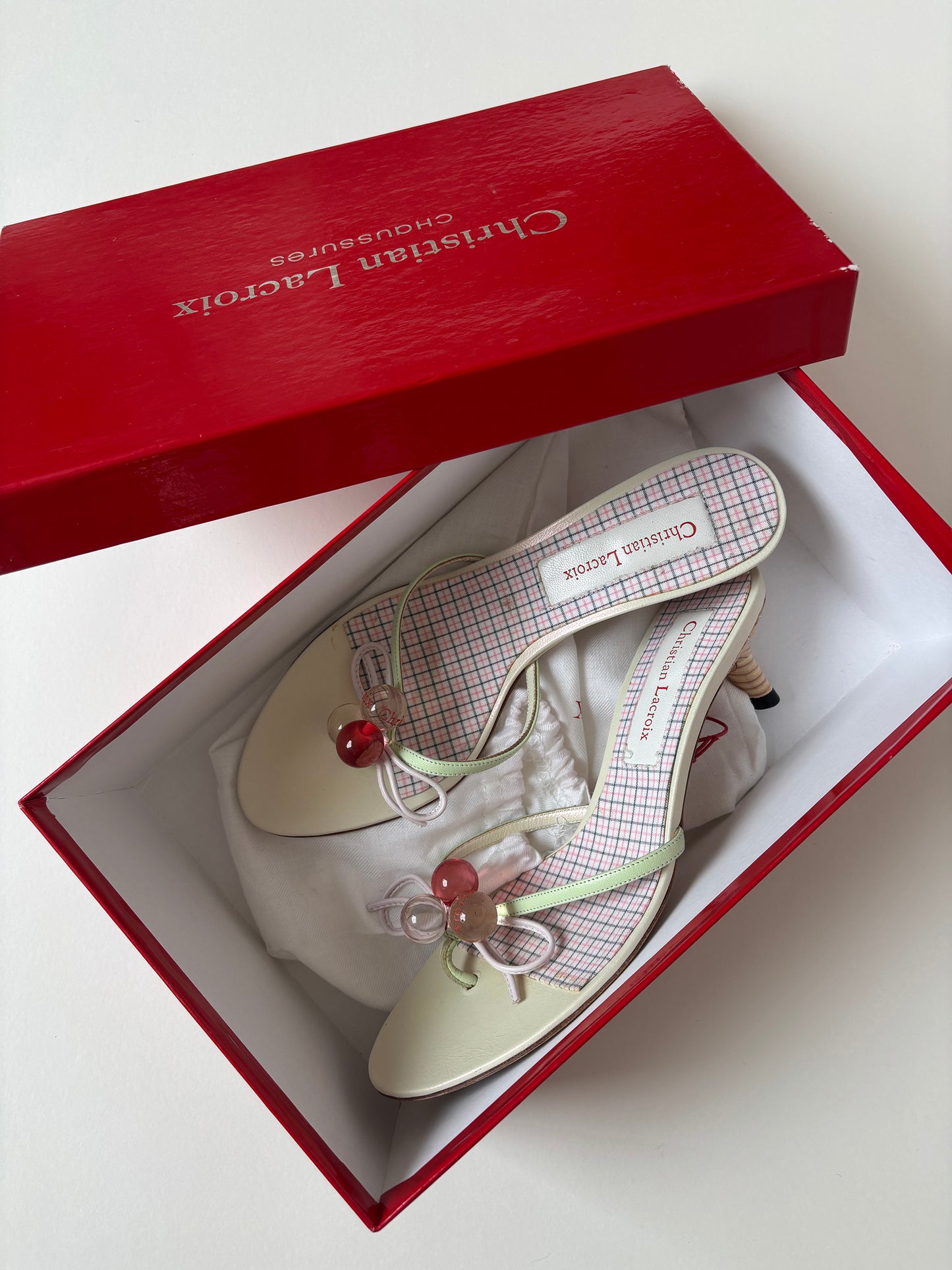 Christian Lacroix 2000s pearly thong kitten heels UNWORN (EU 37,5 / US 7)