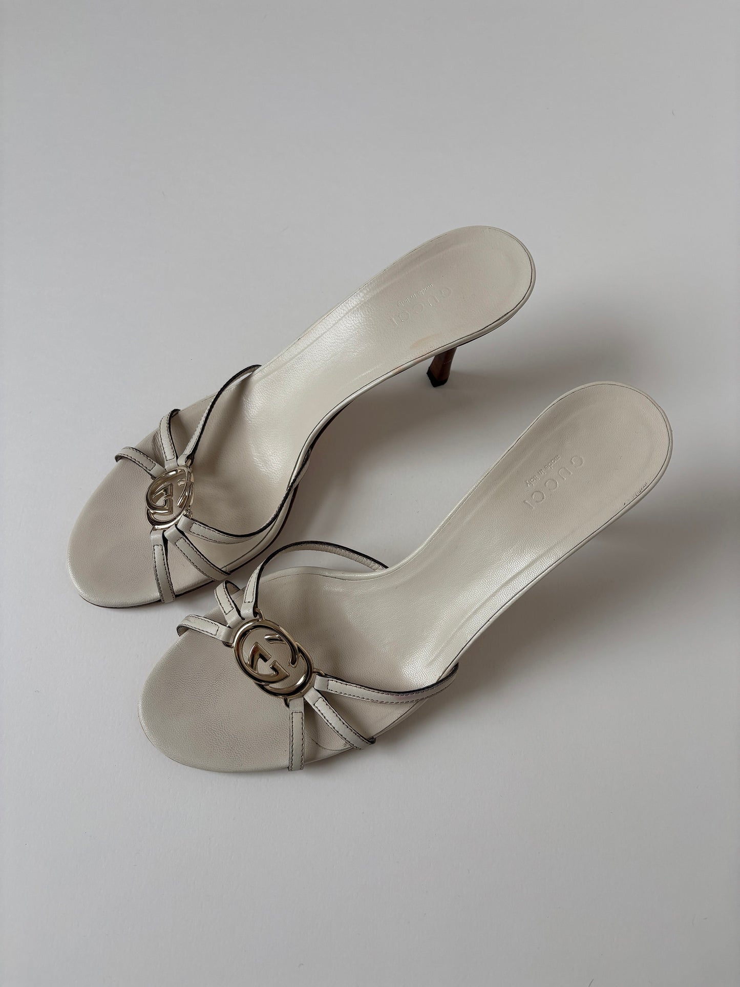 Gucci 2000s white  interlocking GG sandal heels (EU 39 / US 8.5)