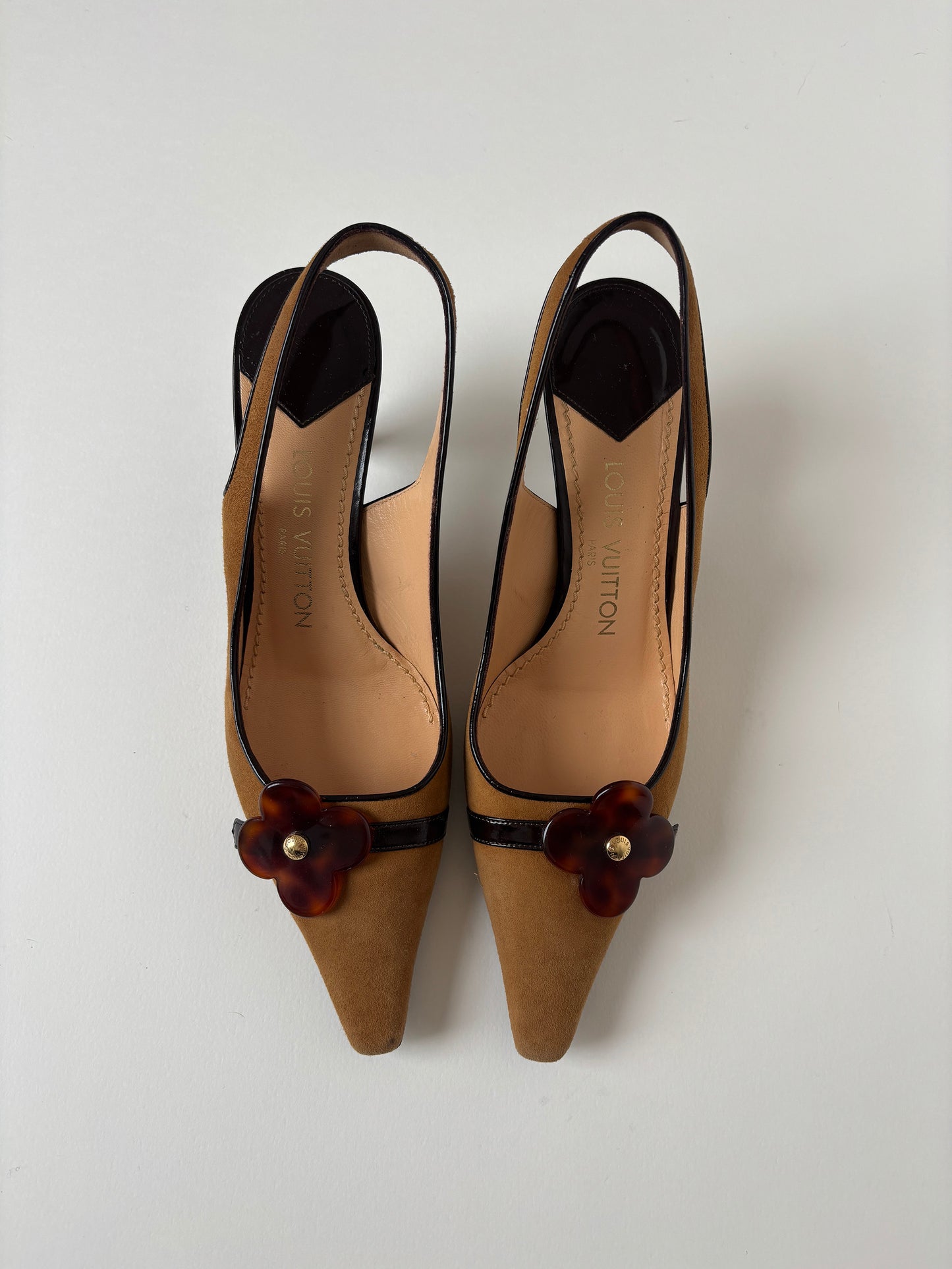 Louis Vuitton 2000s tan suede tortoise flower sling back heels (EU 38 / US 7.5)