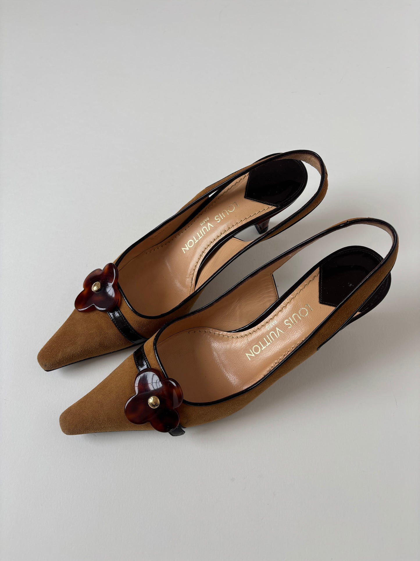 Louis Vuitton 2000s tan suede tortoise flower sling back heels (EU 38 / US 7.5)