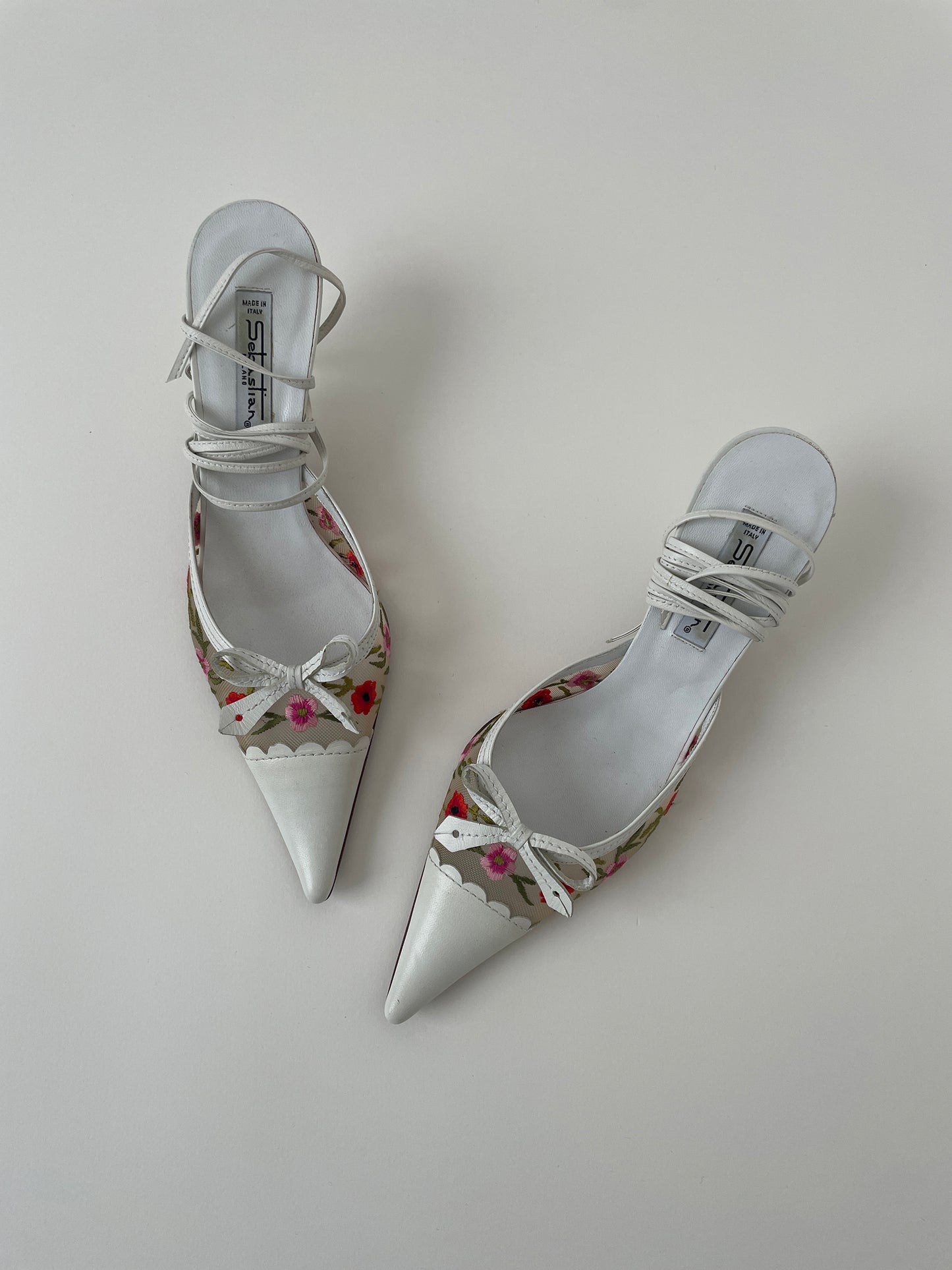 Italian vintage white floral mesh kitten heels with bow