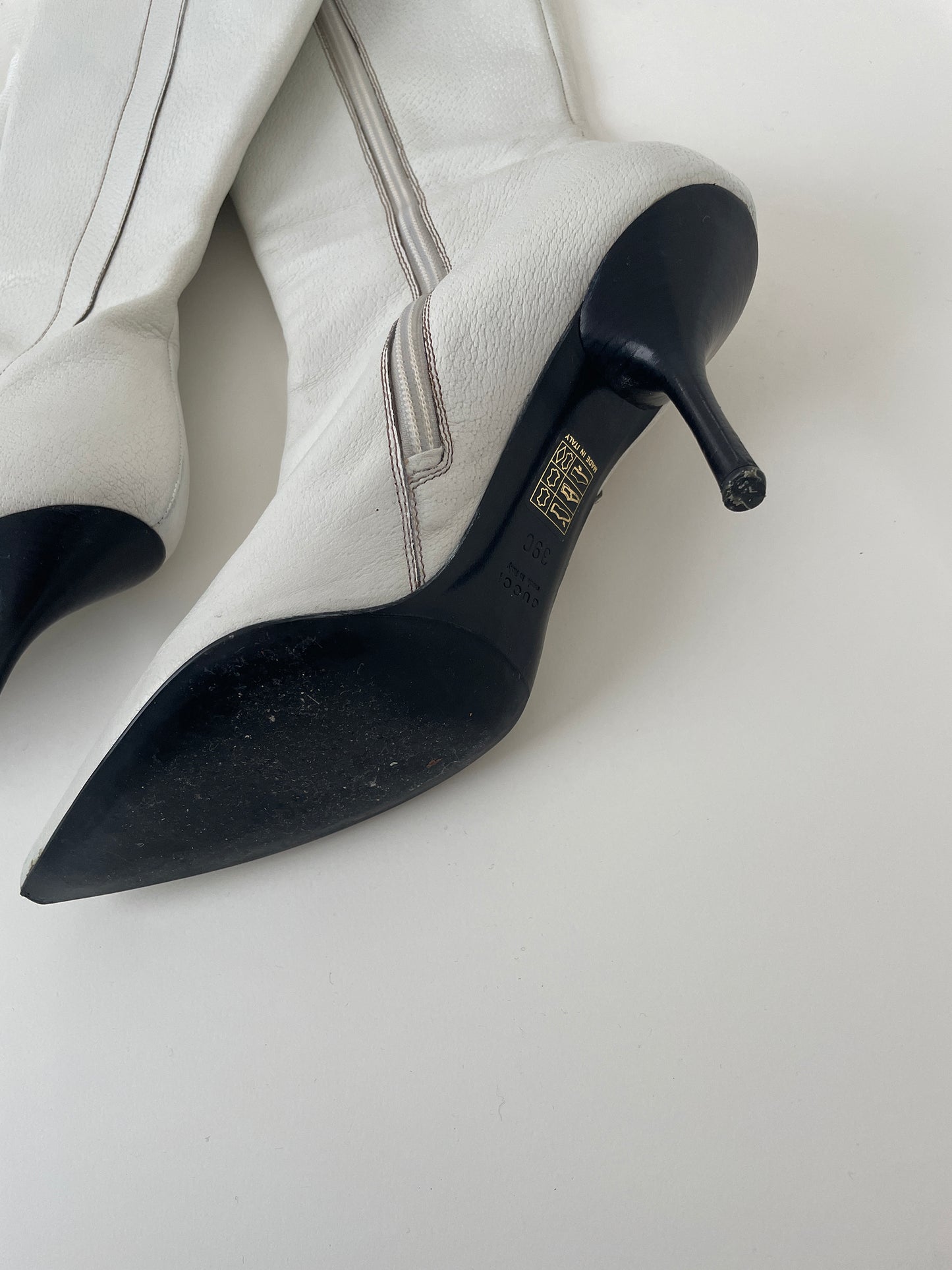 Gucci by Tom Ford white D-ring pointed boots (EU 39 / US 8.5)