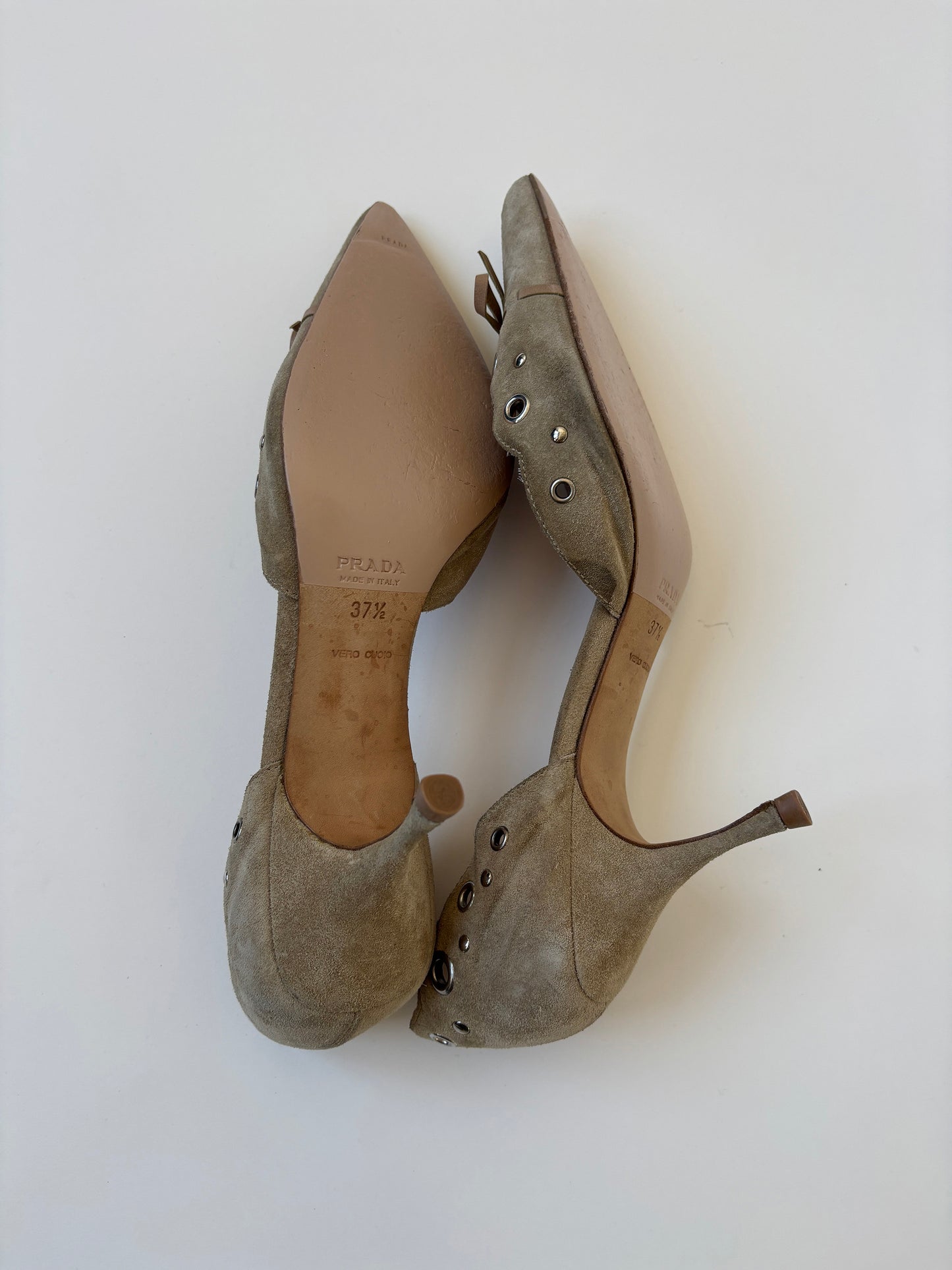 Prada 2000s suede beige eyelet bow D'Orsay heels (EU 37,5 / US 7)