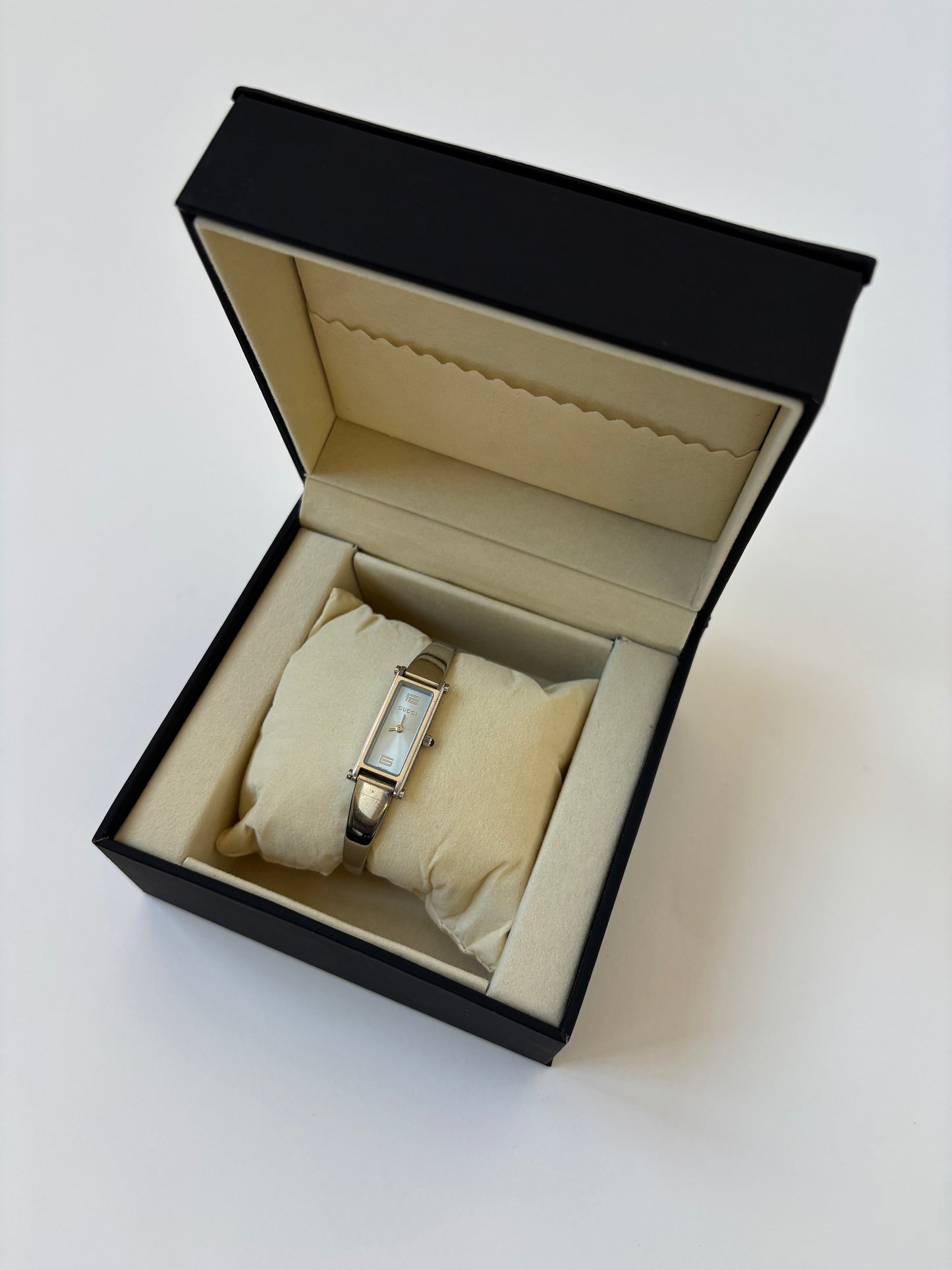 Gucci by Tom Ford 2000s 1500L baby blue silver bangle watch