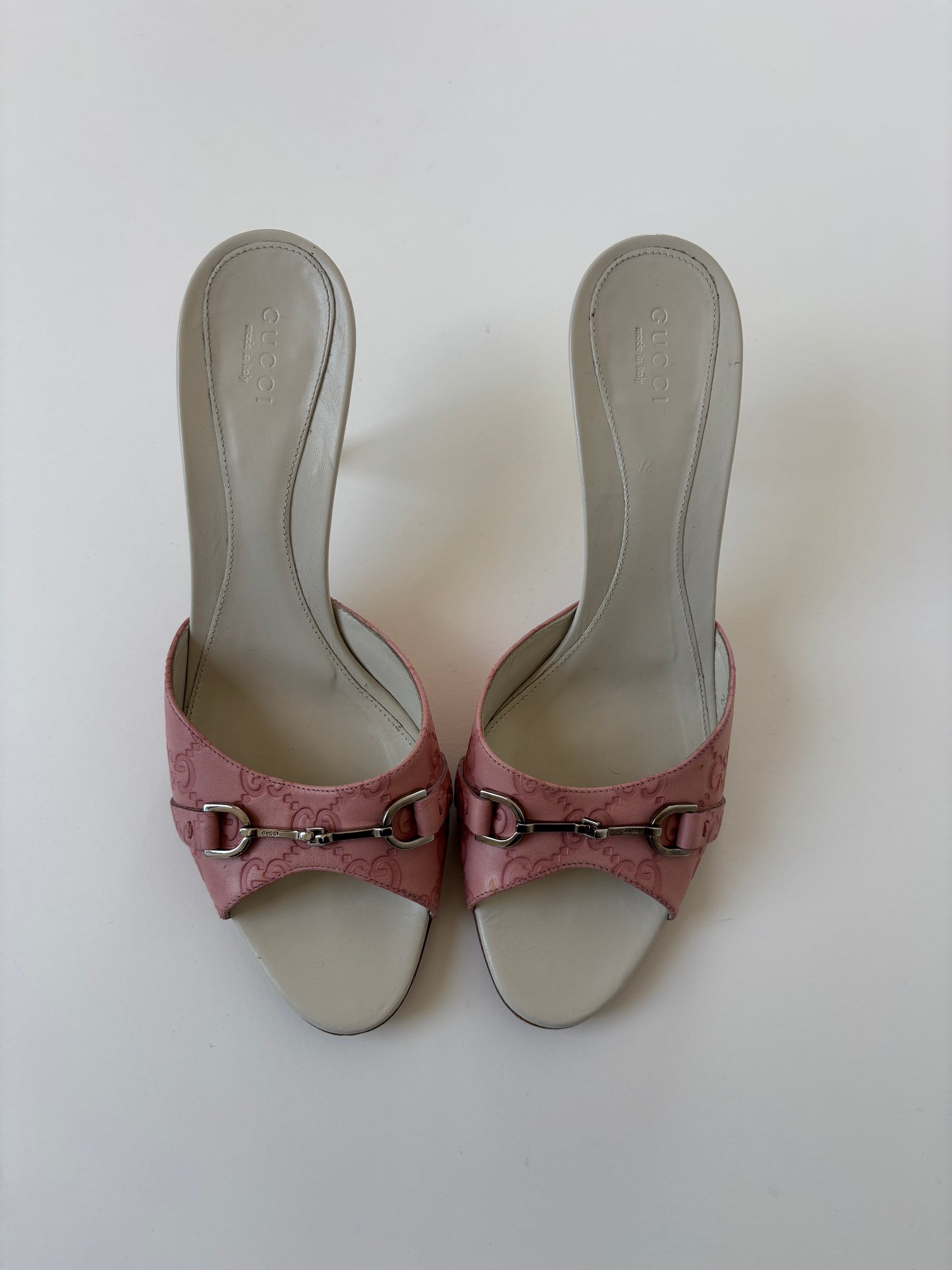 Gucci by Tom Ford 2000s pink slim embossed monogram horsebit heels  (EU 39 / US 8.5)