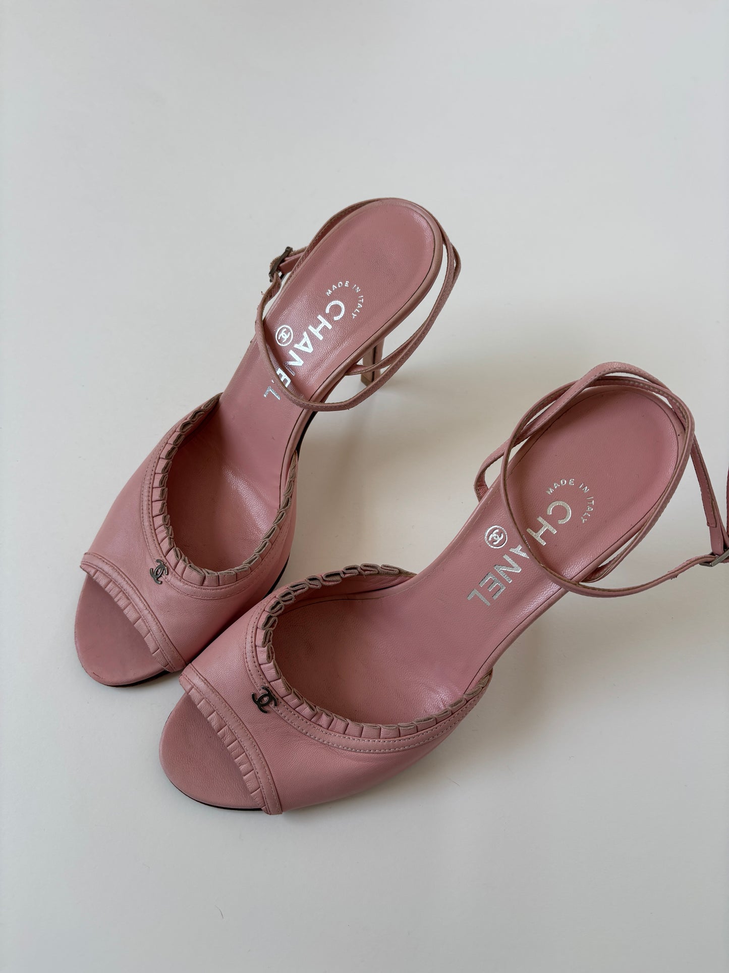 Chanel 2000s by Karl Lagerfeld iconic pink CC ruffle heels (EU 40 / US 9.5)