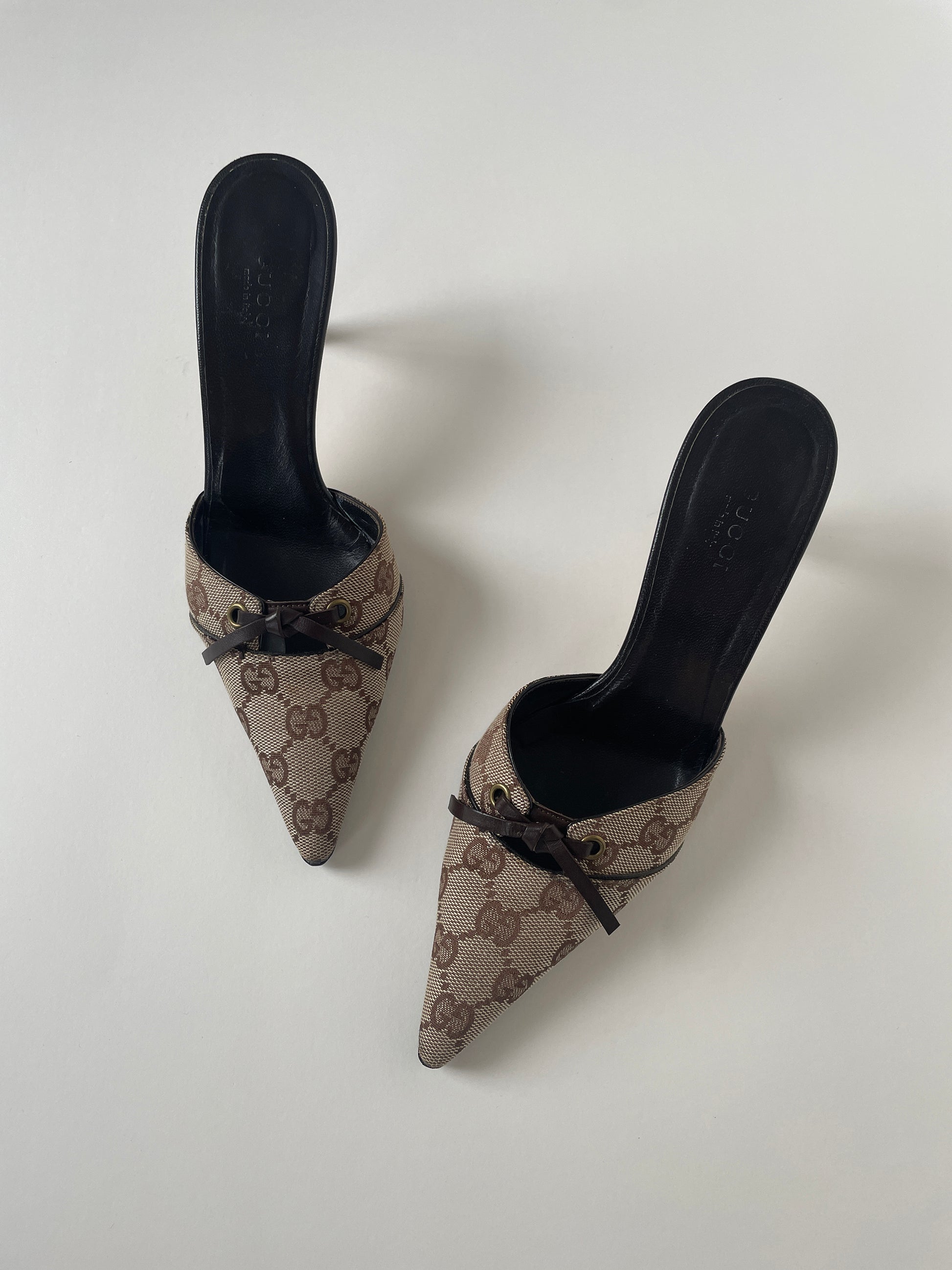 Vintage Gucci 2000s brown bow monogram mules