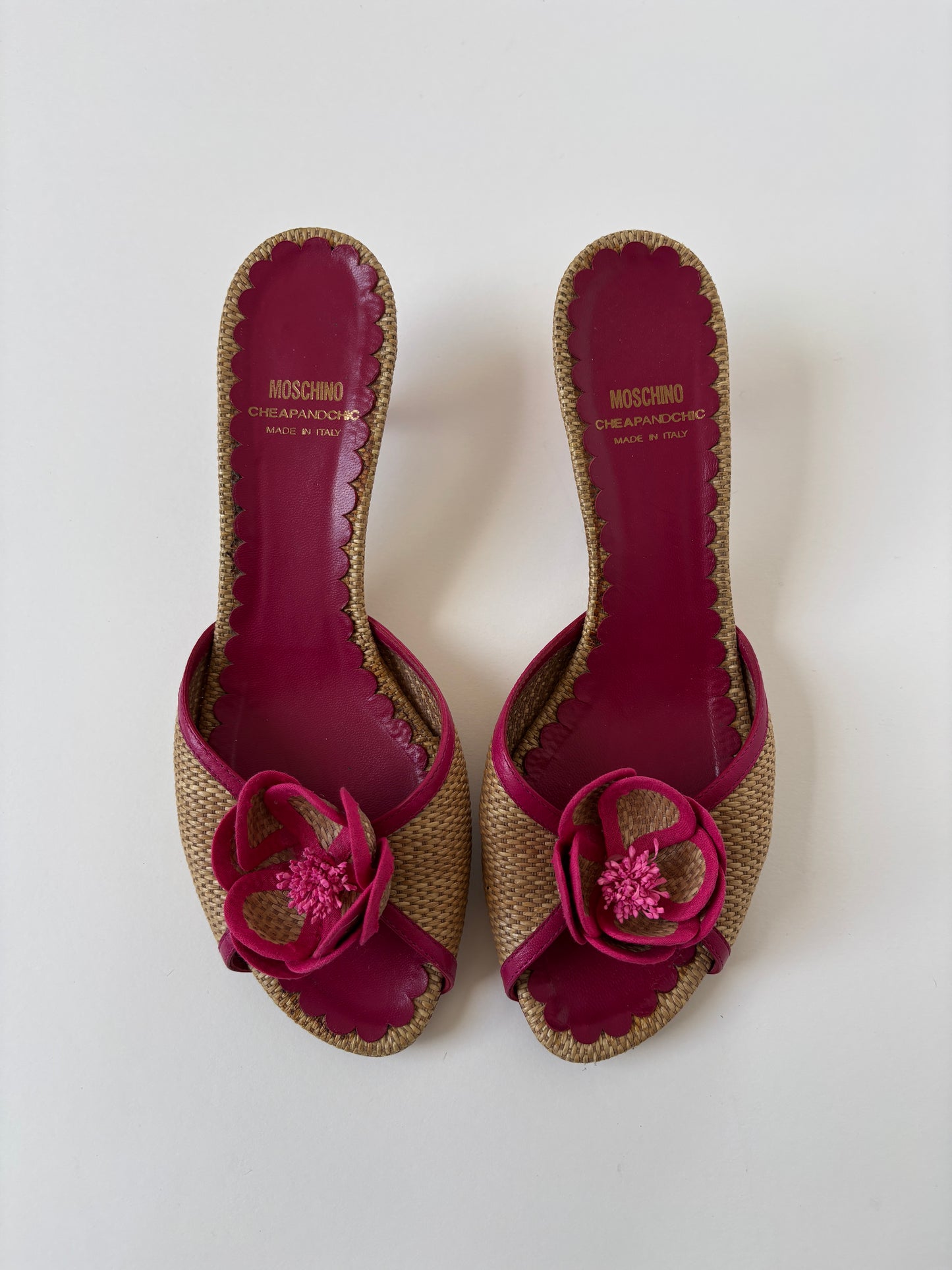 Moschino 2000s pink raffia flower kitten heels (EU 40 / US 9.5)