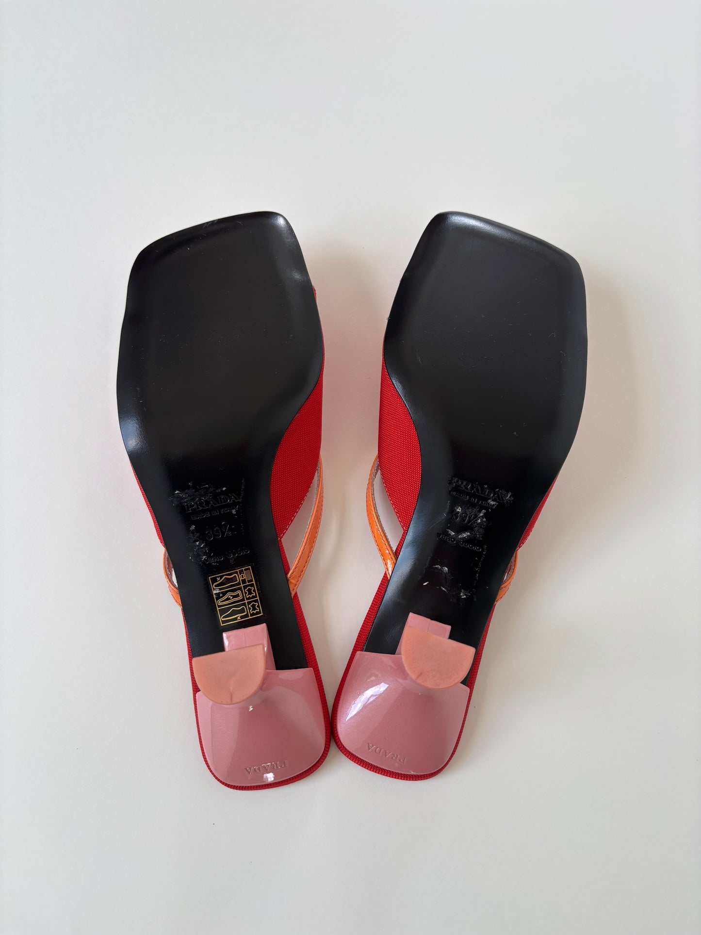 Prada 2000s red bow patent leather kitten heels UNWORN (EU 39,5 / US 9)