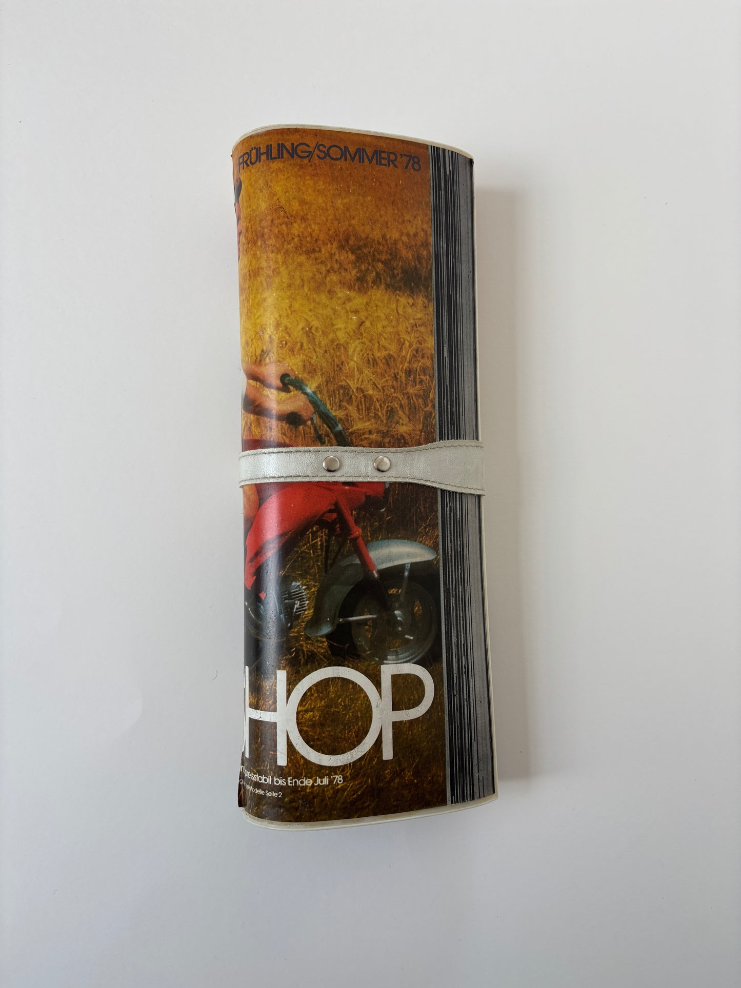 Vintage 70s magazine clutch "POST SHOP"