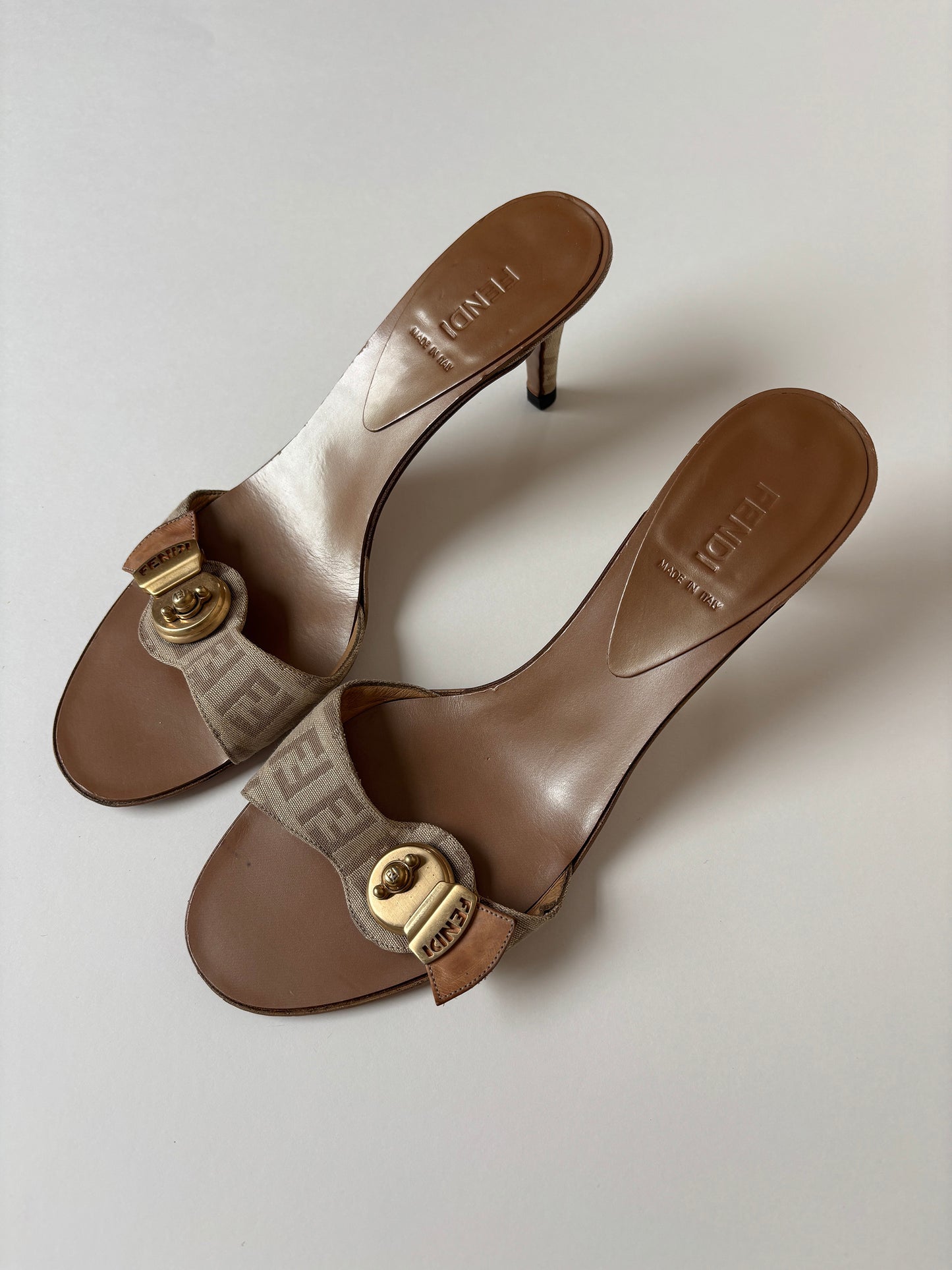 Fendi 2000s beige monogram kitten heels (EU 37 / US 6.5)